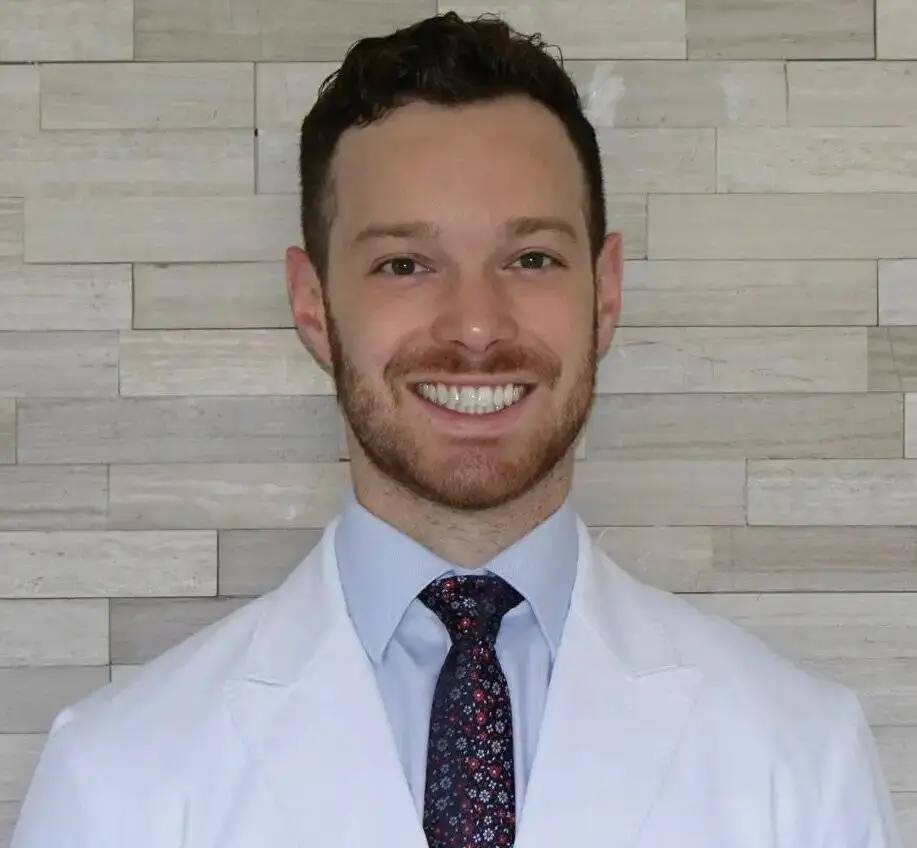 image of the doctor Dr. Zachary Hollander